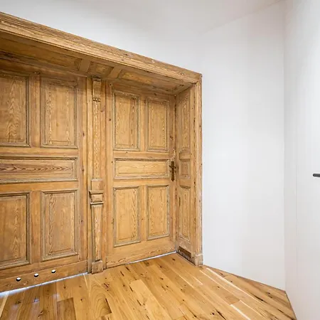 Ksiecia Witolda ~ Self Check-in 20h