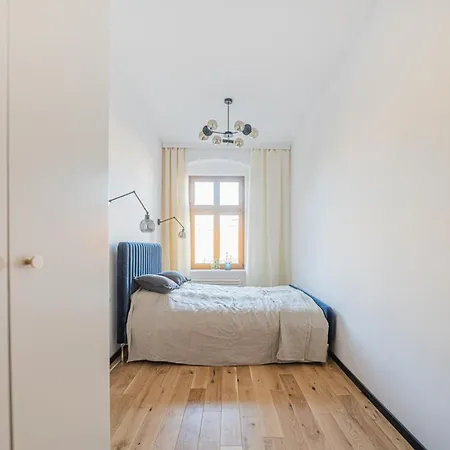 Ksiecia Witolda ~ Self Check-in 20h *